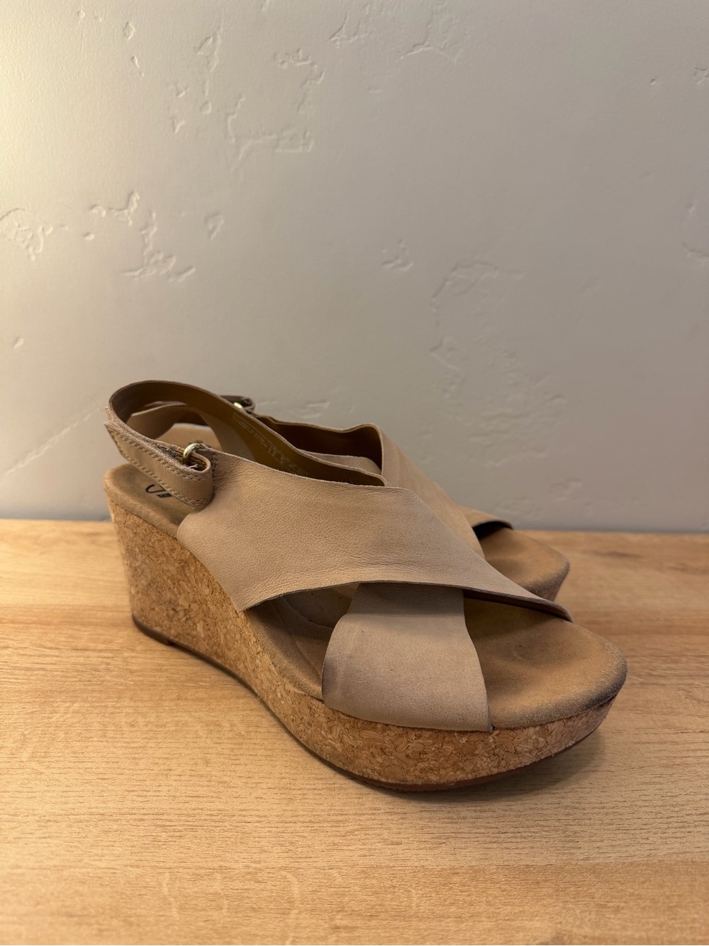 Clarks Collection Cushion Soft Beige Cork Wedge Sandals Size 8.5